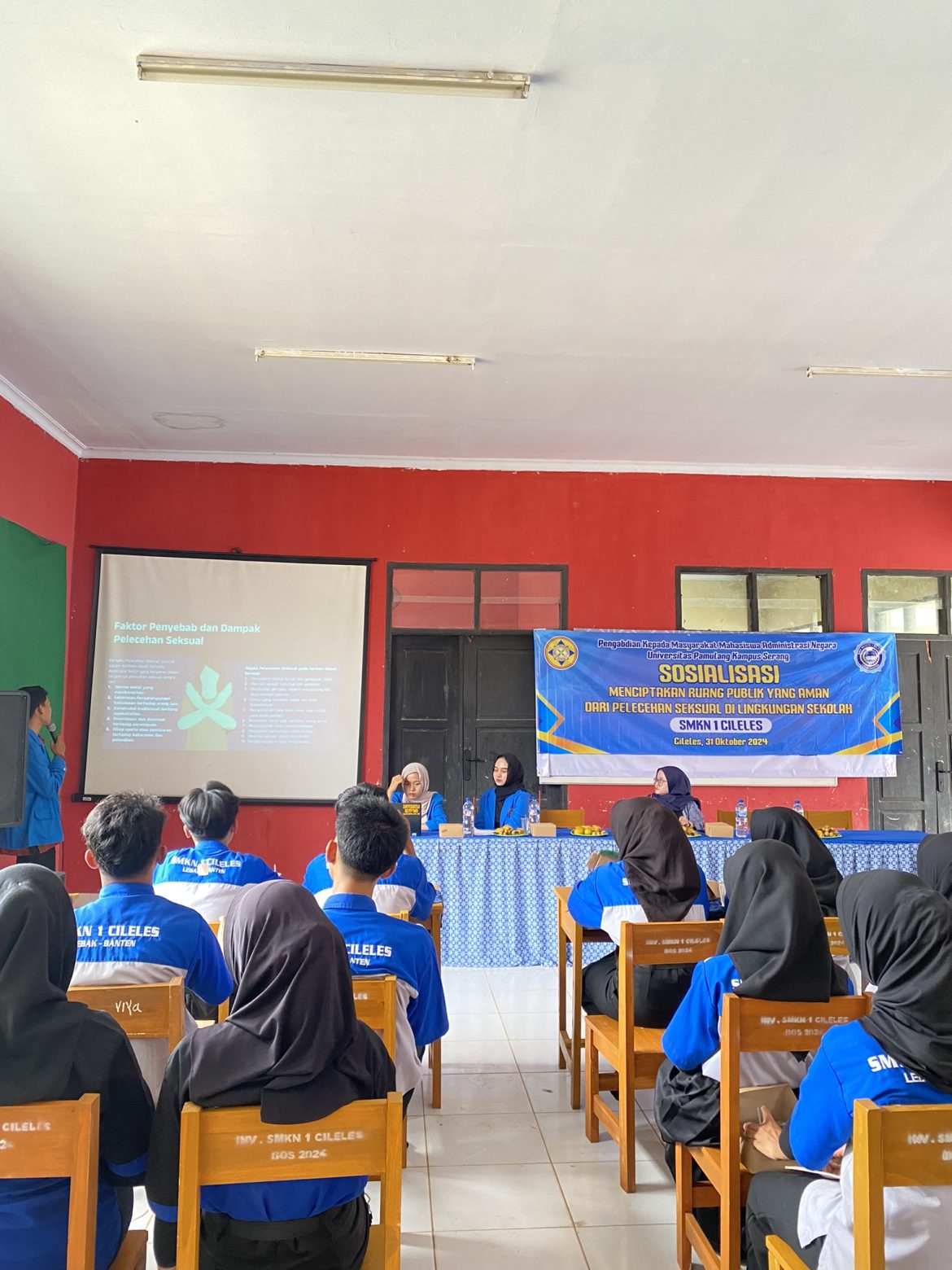 Mahasiswa Program Studi Administrasi Negara Universitas Pamulang (Unpam) Kampus Serang Sosialisasi Pencegahan Pelecehan Seksual di Lingkungan Sekolah Dalam Kegiatan Pengabdian Kepada Masyarakat di SMKN 1 Cileles Kabupaten Lebak Mahasiswa Program Studi Administrasi Negara Universitas Pamulang (Unpam) Kampus Serang Sosialisasi Pencegahan Pelecehan Seksual di Lingkungan Sekolah Dalam Kegiatan Pengabdian Kepada Masyarakat di SMKN 1 Cileles Kabupaten Lebak